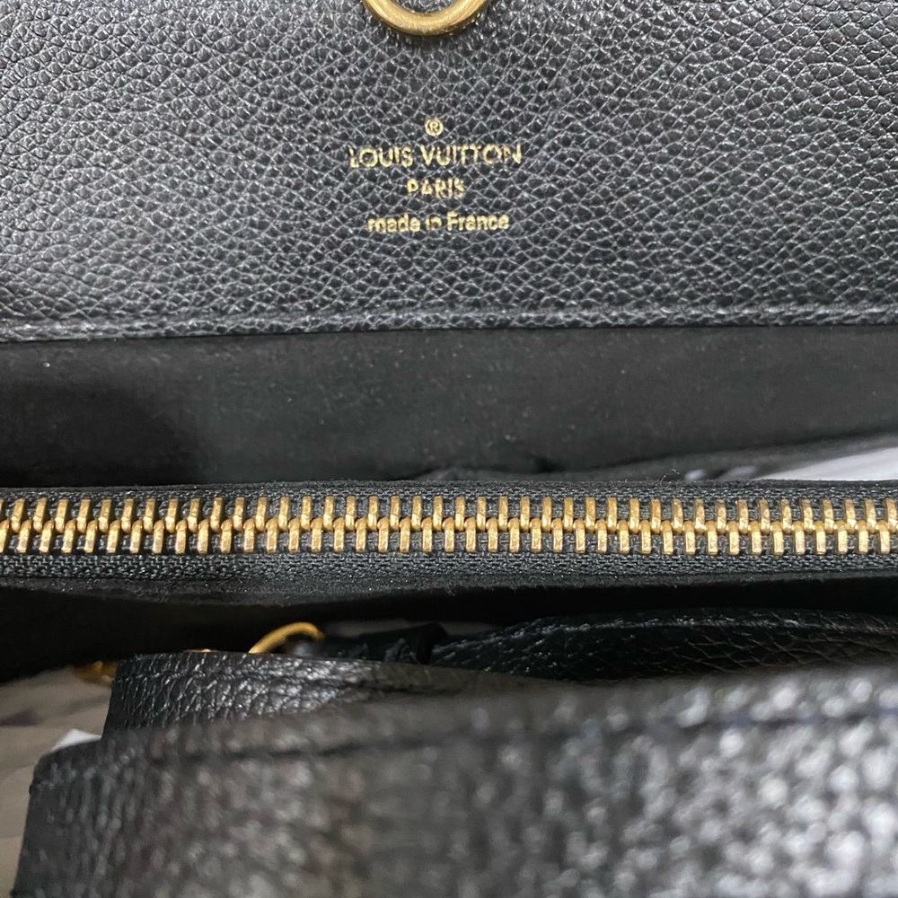Louis Vuitton Venus Shoulder Bag - Picture 14 of 16